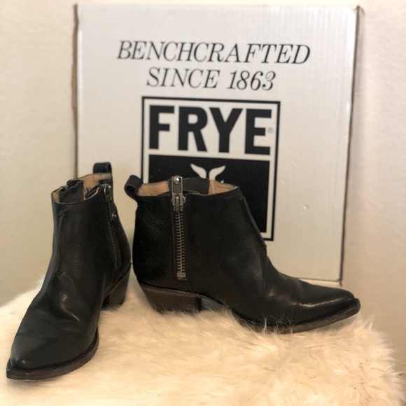 Frye Sacha Moto Shortie Black Italian Leather Bootie Size 7 M - Picture 2 of 13
